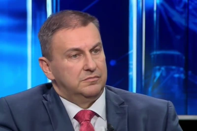 Емил Радев: Българското правителство води различна външна политика пред вътрешната публика и пред европейските партньори