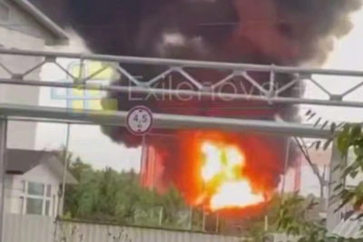Украйна нападна петролни складове и запали още танкери в Азовско море