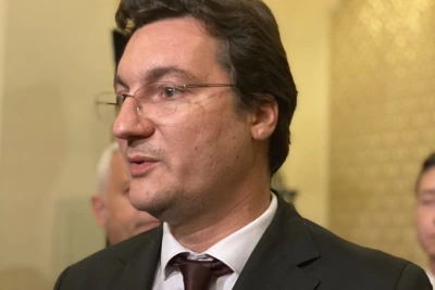 Социализъм в действие: Крум Зарков иска по €7 на човек до Бузлуджа