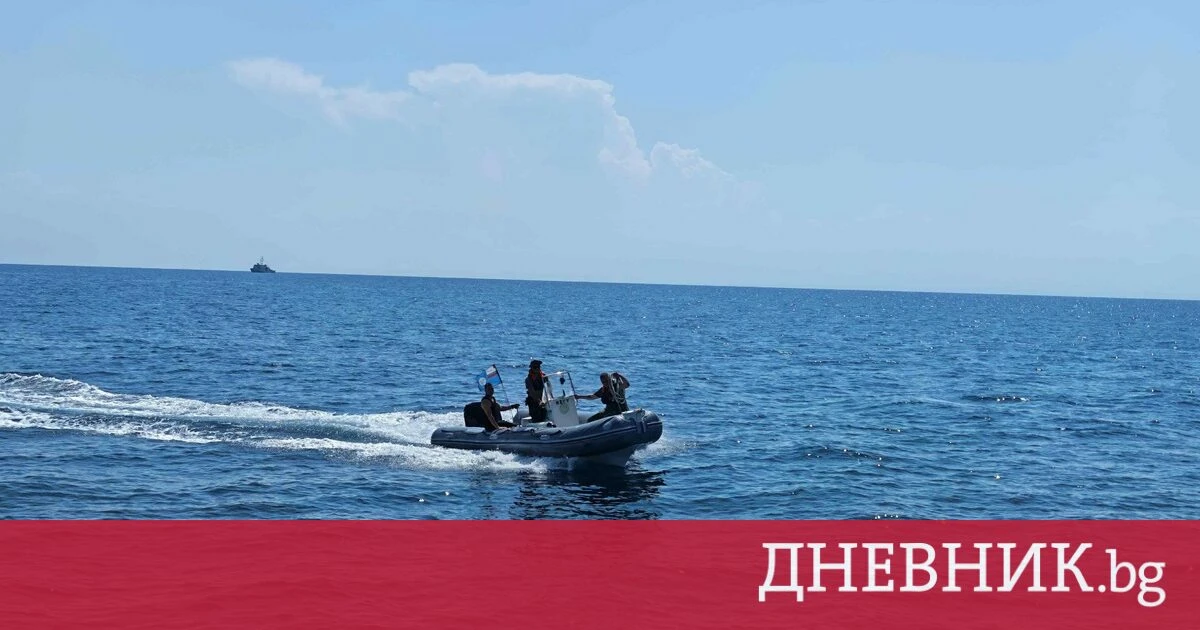 Дрон със счупено крило е бил обезвреден днес на 21 мили източно от Ахтопол