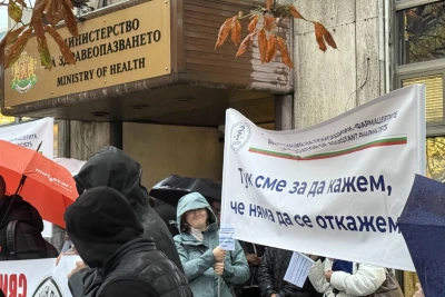 "800 евро заплата и денонощни дежурства": Младите лекари искат бъдеще у нас