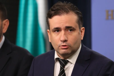 "Притесниха се от протестите и започнаха с мантрите": Божанов отговори на Радев за сглобката (ВИДЕО)