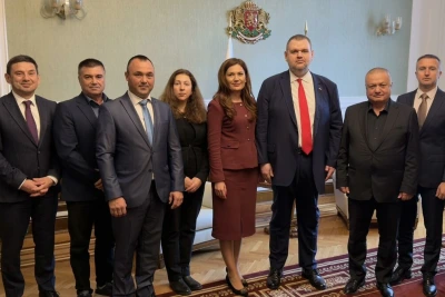 Цитат на деня: Докато г-н Пеевски даваше хляб на хората, сега дават зрелище