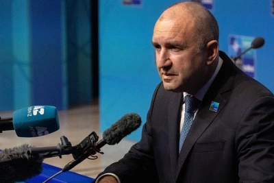 "Властта дава трибуна, но само езикът и мисълта - класа": Учител по БЕЛ попиля Радев за езика, който използва