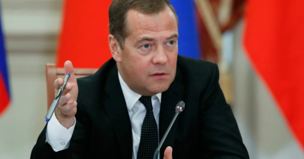 Медведев: Основните опасения на Мерц не са свързани с германската икономика, ЕС, САЩ или Китай, а с влиянието на Русия върху германското общество
