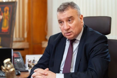 Низост в Narod.bg! УНСС уволни незаконно неудобен преподавател, плашат студенти по коридорите, гаврят се с незряща (ДОКУМЕНТ)