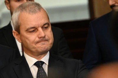 Костадин Костадинов е със запорирана заплата заради иск за 100 хил. лева