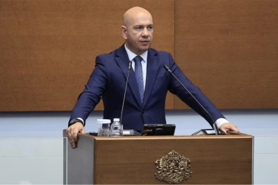 Вицепрезидент на българска федерация: "Енчо Керязов не се справя с позицията на министър на младежта и спорта"
