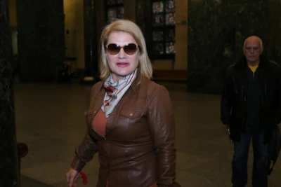 Грозни сцени: Служител на НСО блъсна Соня Колтуклиева, журналистката е в болница (ВИДЕО)