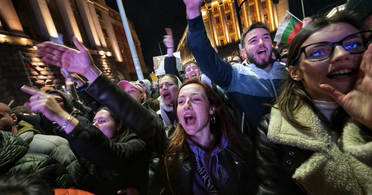 Младите в Европа протестират. Защо българските Gen Z мълчат?