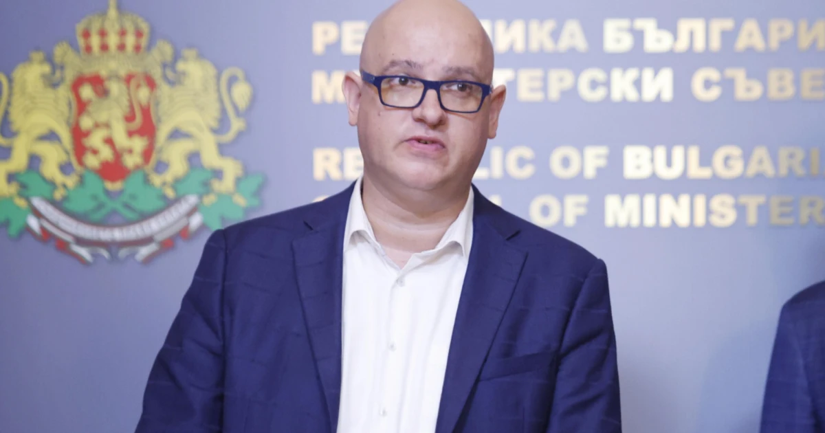 3 работодатели, 1 заплата: КНСБ предупреждава, че се готвят промени в КТ