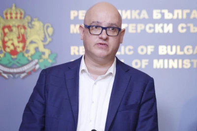 3 работодатели, 1 заплата: КНСБ предупреждава, че се готвят промени в КТ
