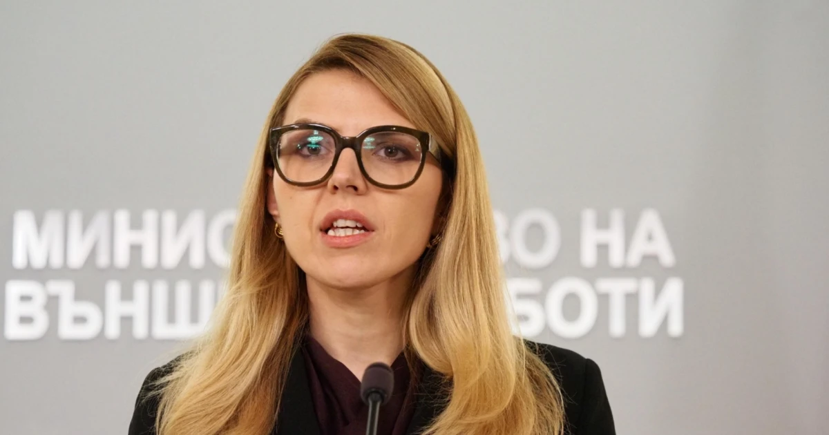 Нито дума за сръбския посланик: Велислава Петрова се срещна с недопуснатите българи в Сърбия