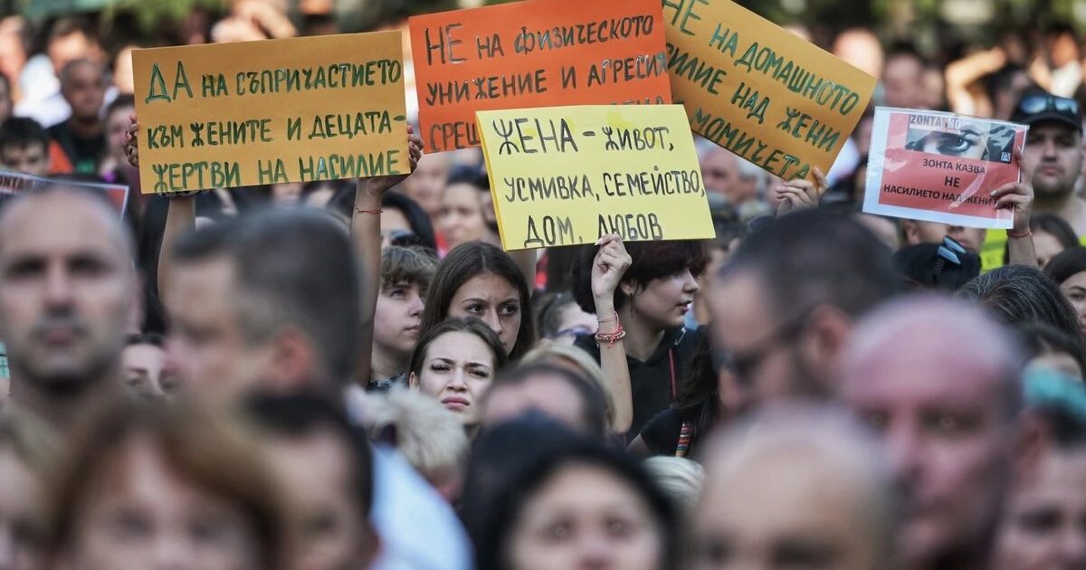 Дийпфейк порно и интимни снимки онлайн: кога законът ще застигне кибертормоза в България