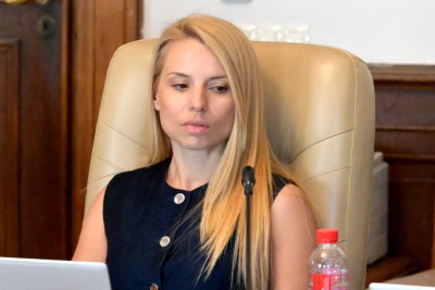 В 3 секции в страната гласуването е преминало на хартия заради проблем с машините
