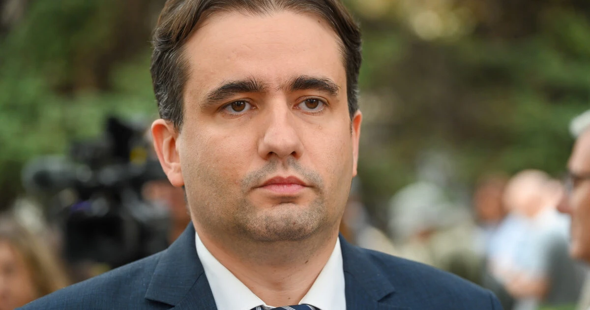 Божанов гласува за президент-коректив на властта