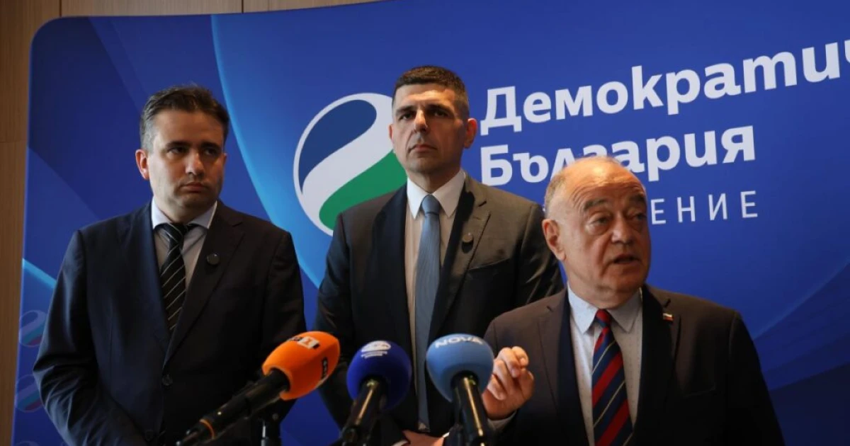 Закулисни игри: „Демократична България“ мишкува за спецслужбите