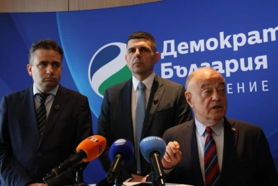Закулисни игри: „Демократична България“ мишкува за спецслужбите