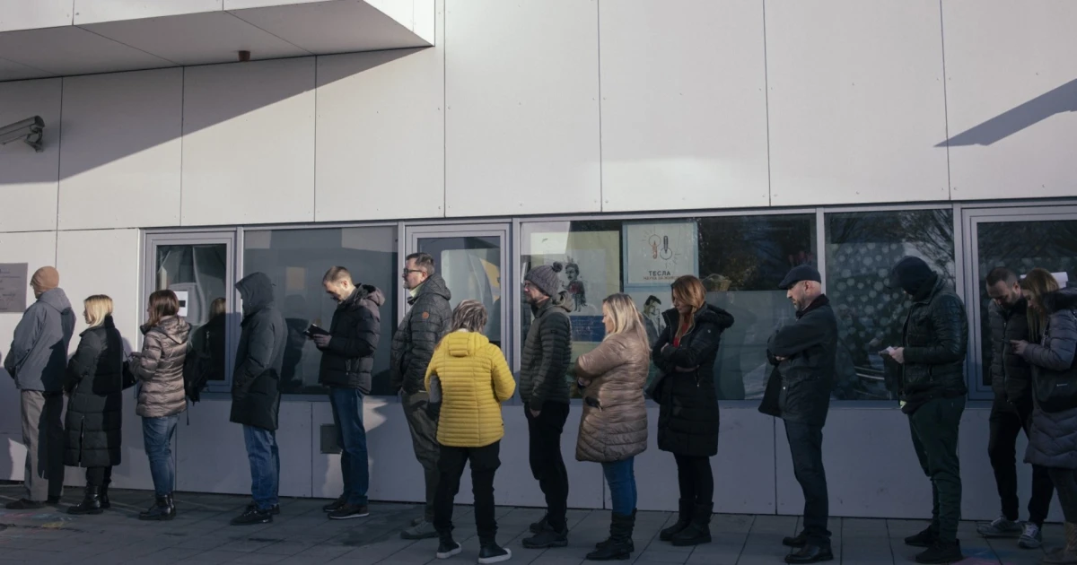 Сърбите свалят Вучич? 60% избирателна активност на изборите (ВИДЕО)