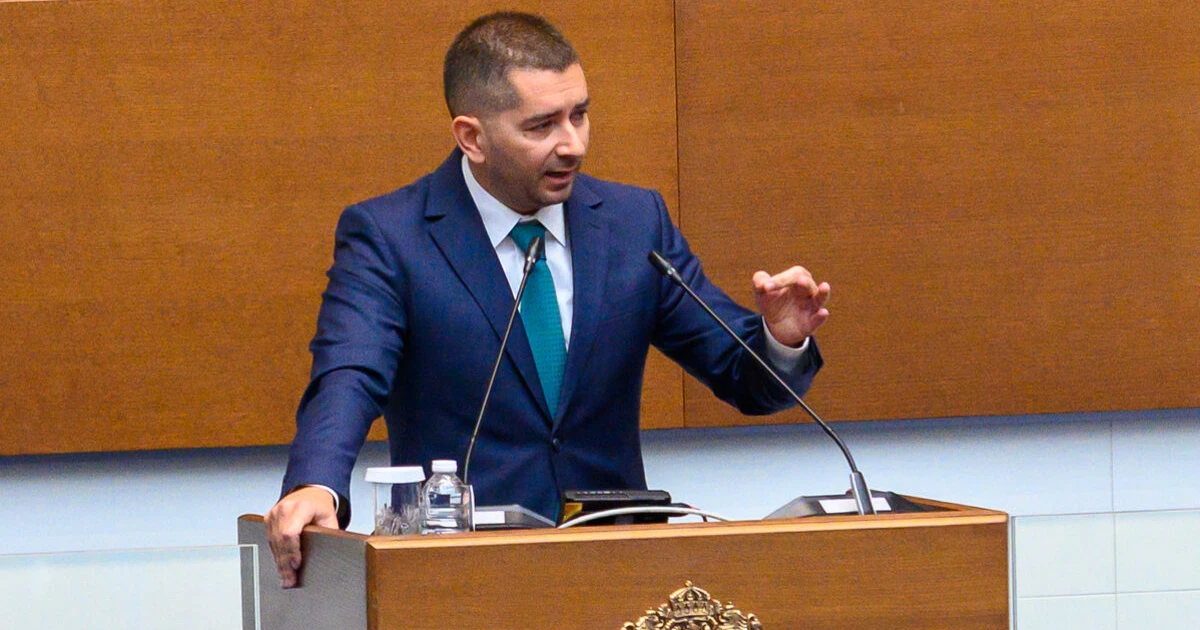 Според Слави Василев няма особено значение кой е президент, щом премиер е Радев