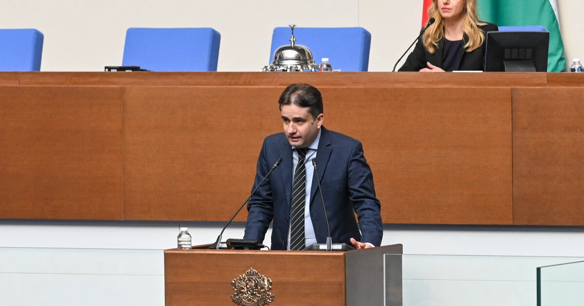 Божанов: Гласовете за Гюров са повече от гласовете на партиите, които го подкрепяме