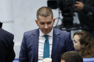 Има ли значение кой е президент - щом Радев управлява? Слави Василев с обяснение за ниската избирателна активност