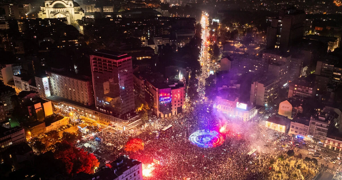Фотогалерия: От протеста до победата - Белград празнува края на управлението на Вучич