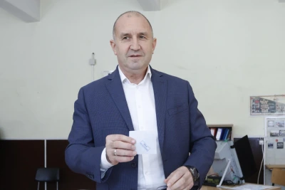 "Време е Радев да отвори третия плик": Костадин Ангелов със загадъчно послание към премиера
