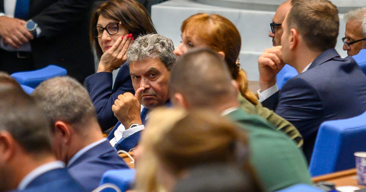Според управляващите електоратът им е помислил, че победата е в "кърпа вързана"