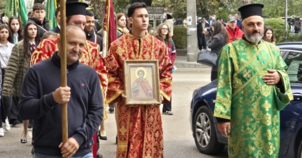 Видин отбеляза духовния си празник - Димитровден с литийно шествие