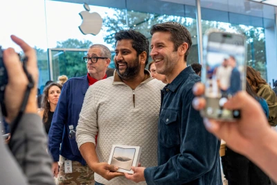 iPhone Duo на Apple вече е в продажба. Успех с намирането на бройка