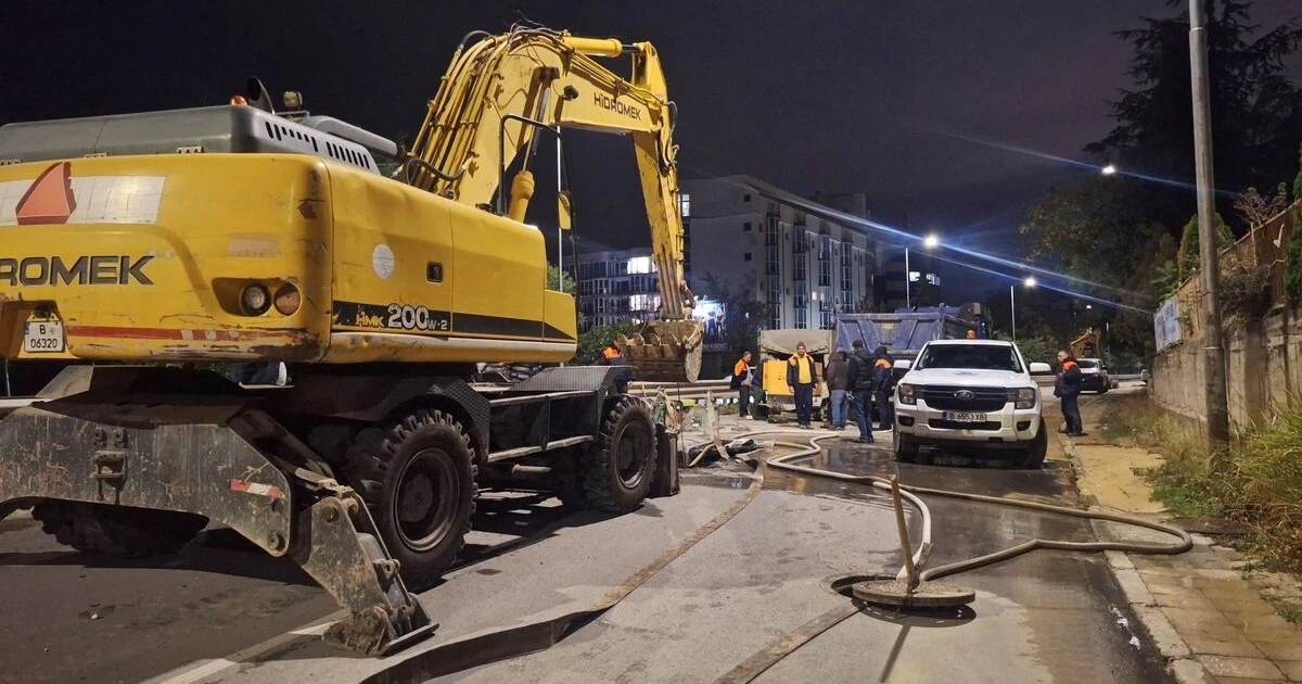 Голяма ВиК авария затвори булевард във Варна