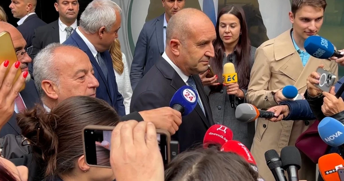 "Опитът на правителството да назидава медиите е опасен": АЕЖ отговори на пресцентъра на Радев 