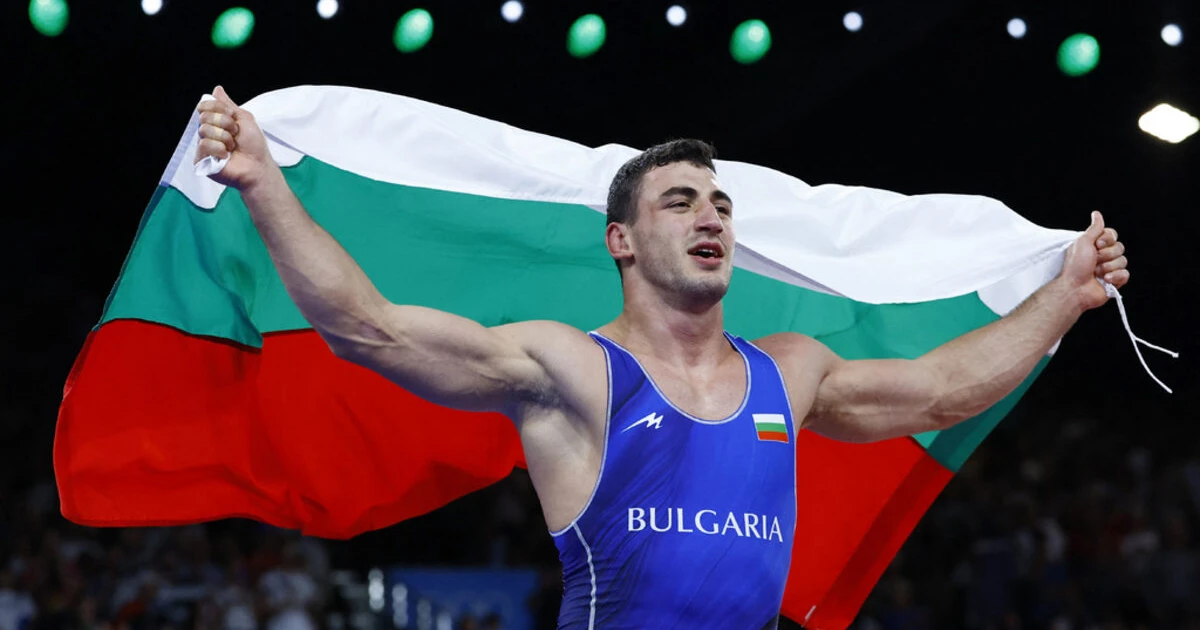 Семен Новиков донесе световна титла на България в борбата