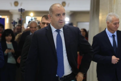 "Никога не сме отказвали да говорим с медиите": Радев отговори налага ли цензура и защо се бави бюджетът?