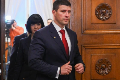 Ивелин Михайлов помоли симпатизантите си да гласуват за Йотова