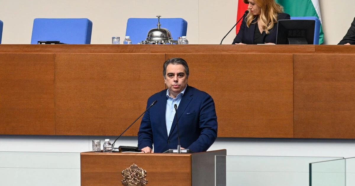 Асен Василев: Управляващите крият бюджета, за да не видят хората каква "тесла" са им подготвили