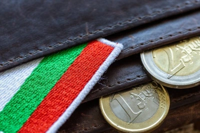 Заплатите в България изпреварват икономиката, сочи доклад на ЕК