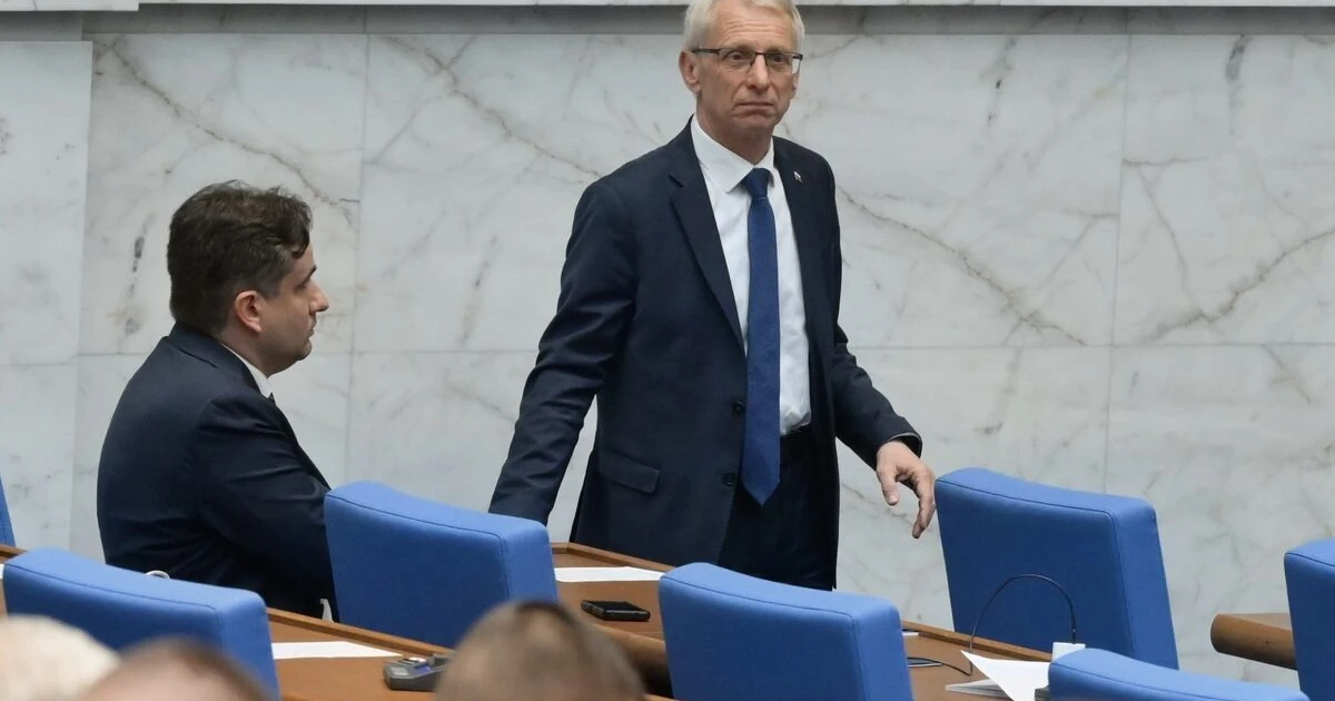 Денков попита управляващите защо, въпреки снишаването, войната се приближава
