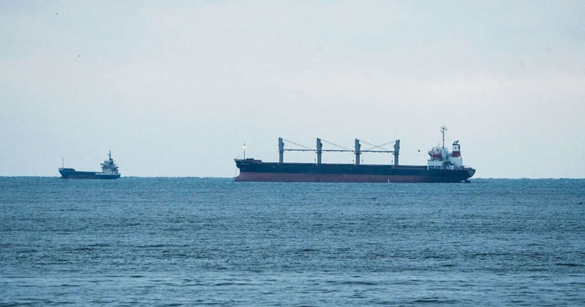 ВИДЕО от атаката с дронове по контейнеровоз в Черно море