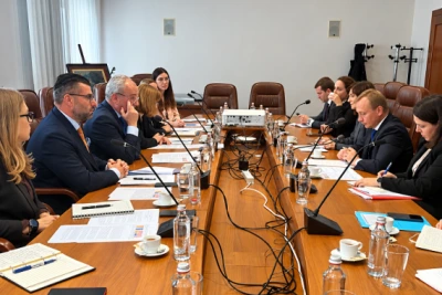Министърът на финансите проведе среща с европейския комисар по бюджета