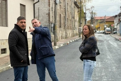 Напредва ремонтът по основна улица в Самоков