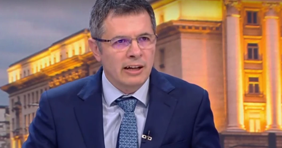 Филип Гунев: Гюров и Йотова трябва да дебатират за това каква да е ролята на президента спрямо изпълнителната власт