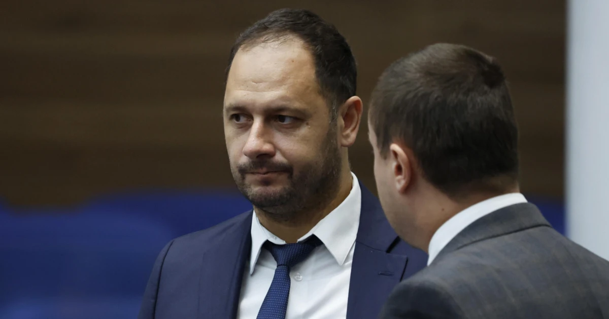 Защо Йотова помилва клинично здрав двоен убиец? Не съм запознат със случая, отговори Петър Витанов