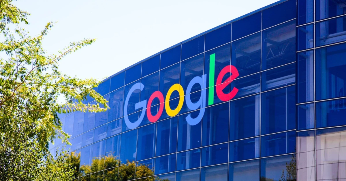Най-големият срив в историята на Google: Цената на акциите се сгромоляса, загуба от 500 млрд. долара