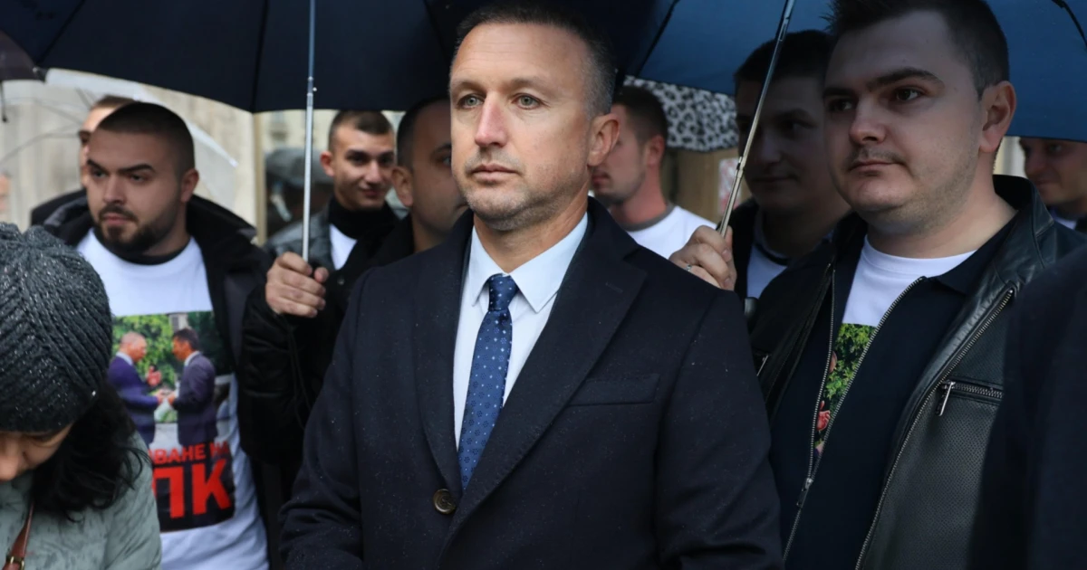 "Няма да склоня глава и пред най-зловещия диктаторски режим": Кметът на Белица благодари на Пеевски