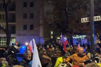 Заради криза в съд президентът на Полша обърна самолета си на път за Африка