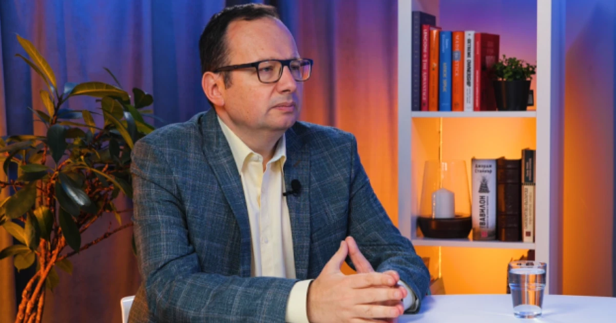 Николай Кръстев: Пред Сърбия предстоят много сложни месеци