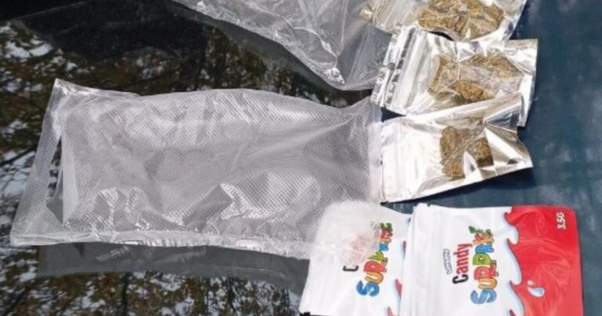 Задържаха дилъри, открити са кокаин, MDMA, екстази и канабис