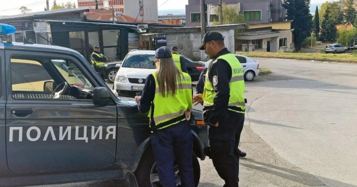 Спецоперация в Старозагорско - 13 задържани, 7 души са обявени за общодържавно издирване